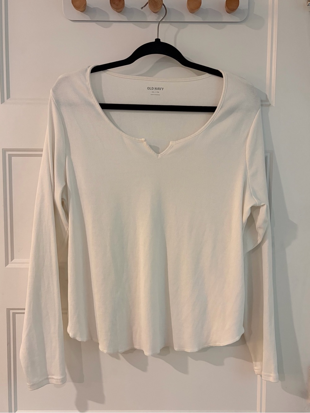 Old Navy Women’s Cream Ribbed Long-Sleeve Notch-Neck Tee | XXL
